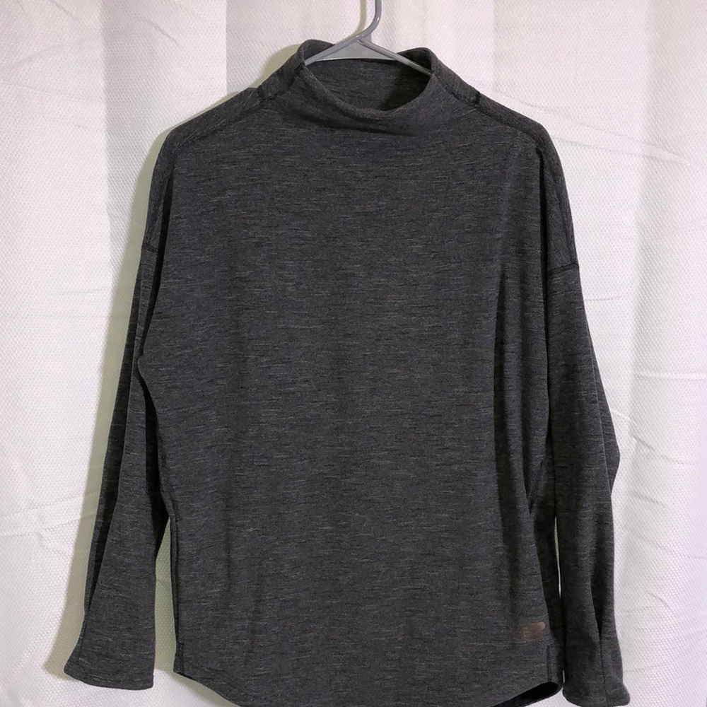 New Balance long sleeve pullover with mock neck and pockets- NWOT
